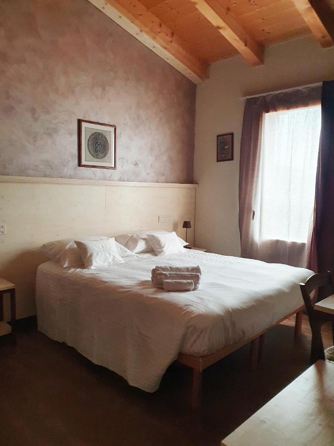 Osteria E Locanda Del Viaggiatore ルッシ エクステリア 写真