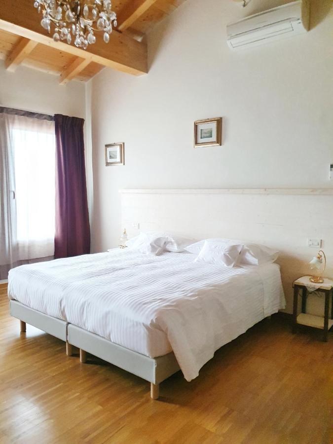 Osteria E Locanda Del Viaggiatore ルッシ エクステリア 写真