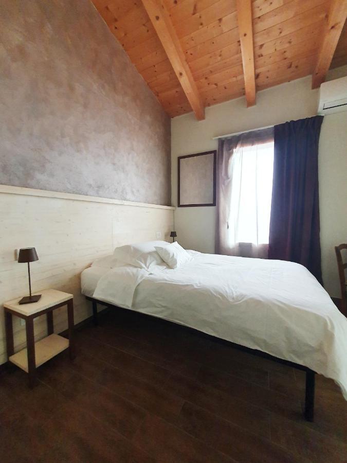Osteria E Locanda Del Viaggiatore ルッシ エクステリア 写真