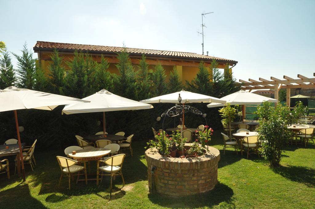 Osteria E Locanda Del Viaggiatore ルッシ エクステリア 写真