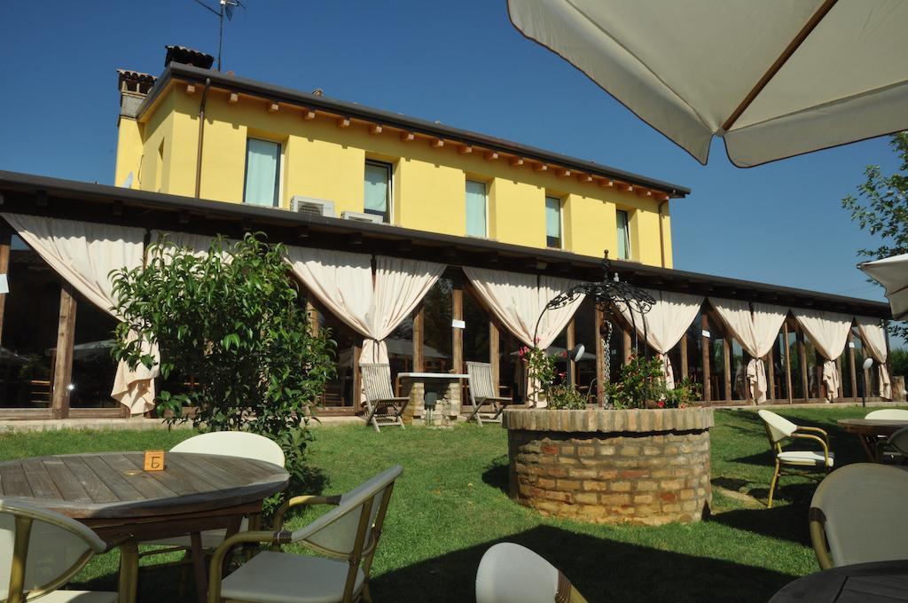 Osteria E Locanda Del Viaggiatore ルッシ エクステリア 写真